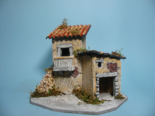 Gruppo case in cartoncino-sughero cm. 16x14x15