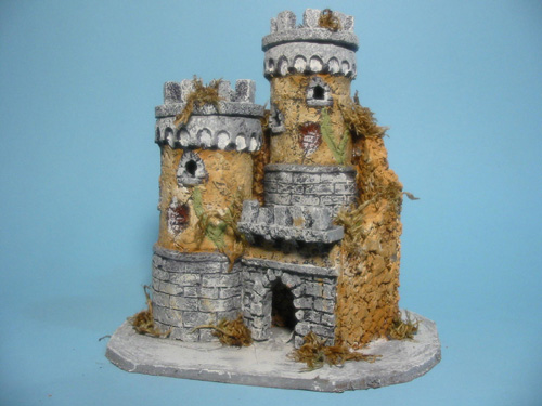Castello in resina-sughero cm. 16x 12x17